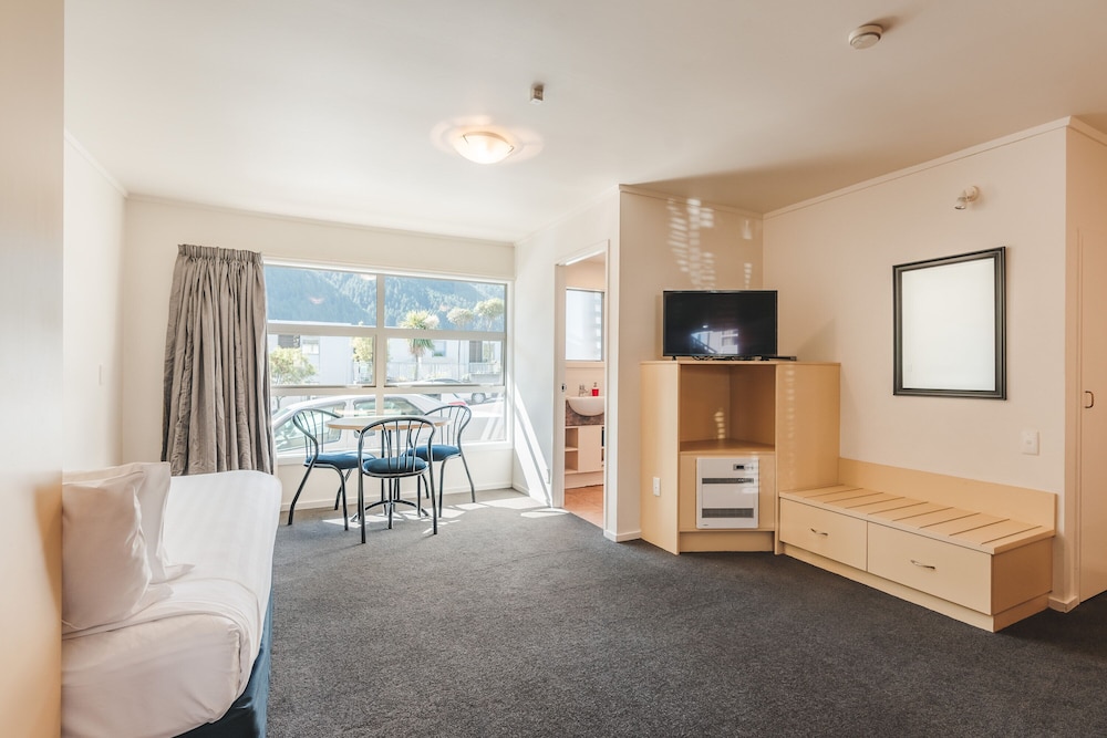 Blue Peaks Lodge and Apartments 44/63