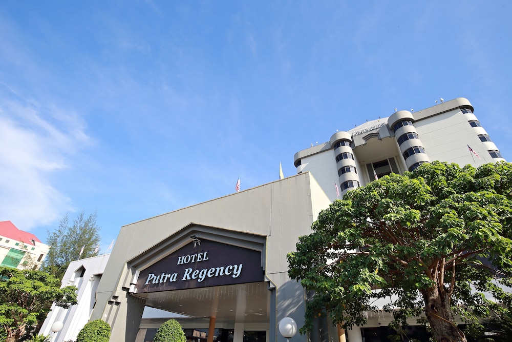 The Putra Regency Hotel 5/22