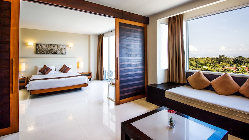 B2 Premier Hotel & Resort 38/44