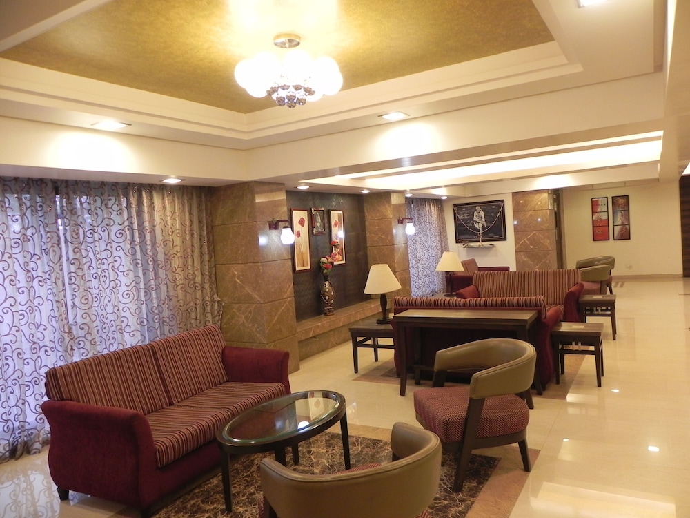 Hotel Reeva Suites 15/25