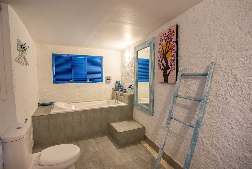 Santorini Beach Resort 41/65