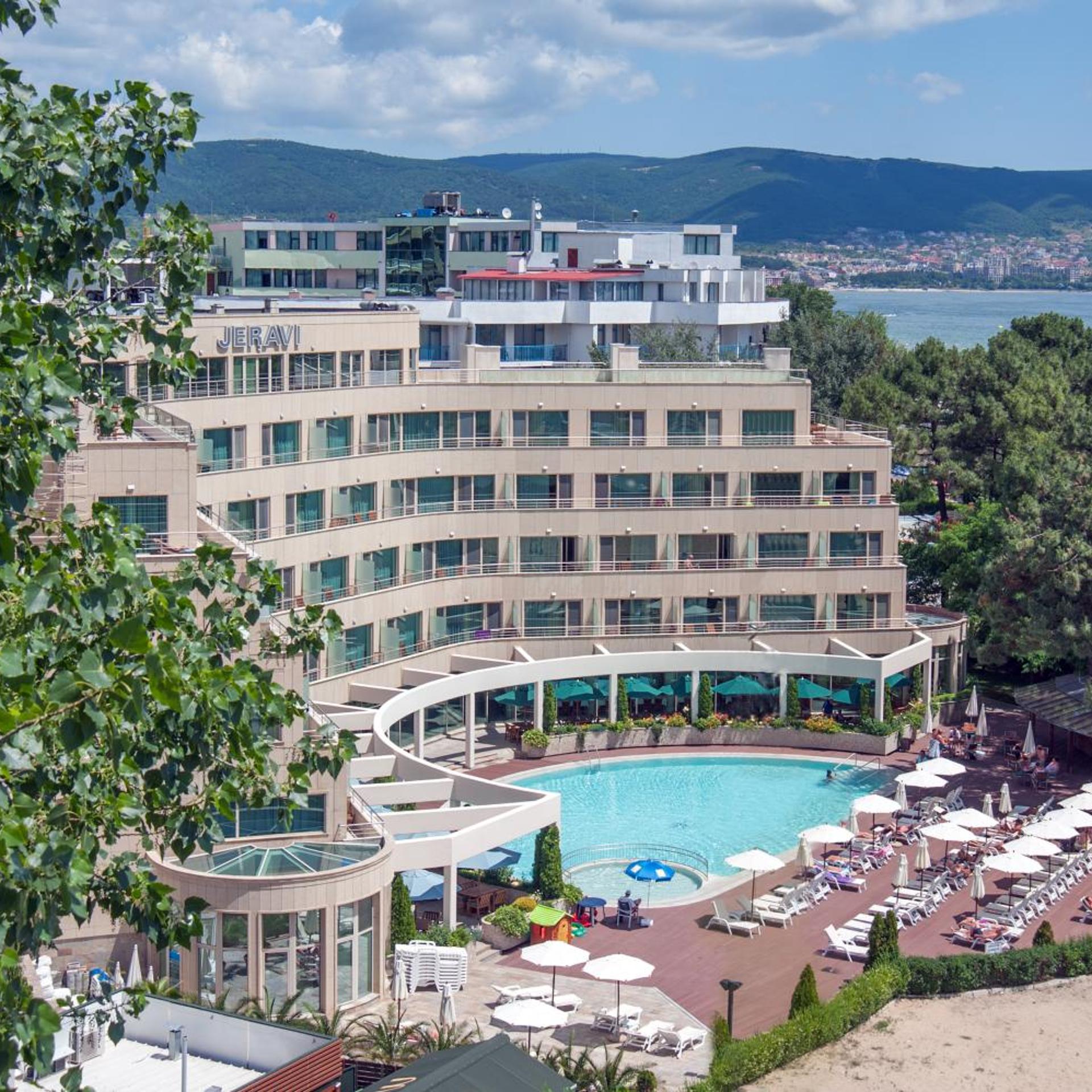 Jeravi Hotel 4/56