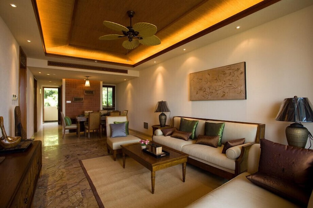 Shixishu Jianguo Yalong Bay Resort Hotel 23/39