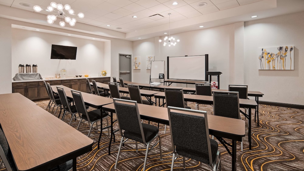 Best Western Plus Cranberry-Pittsburgh North 50/52