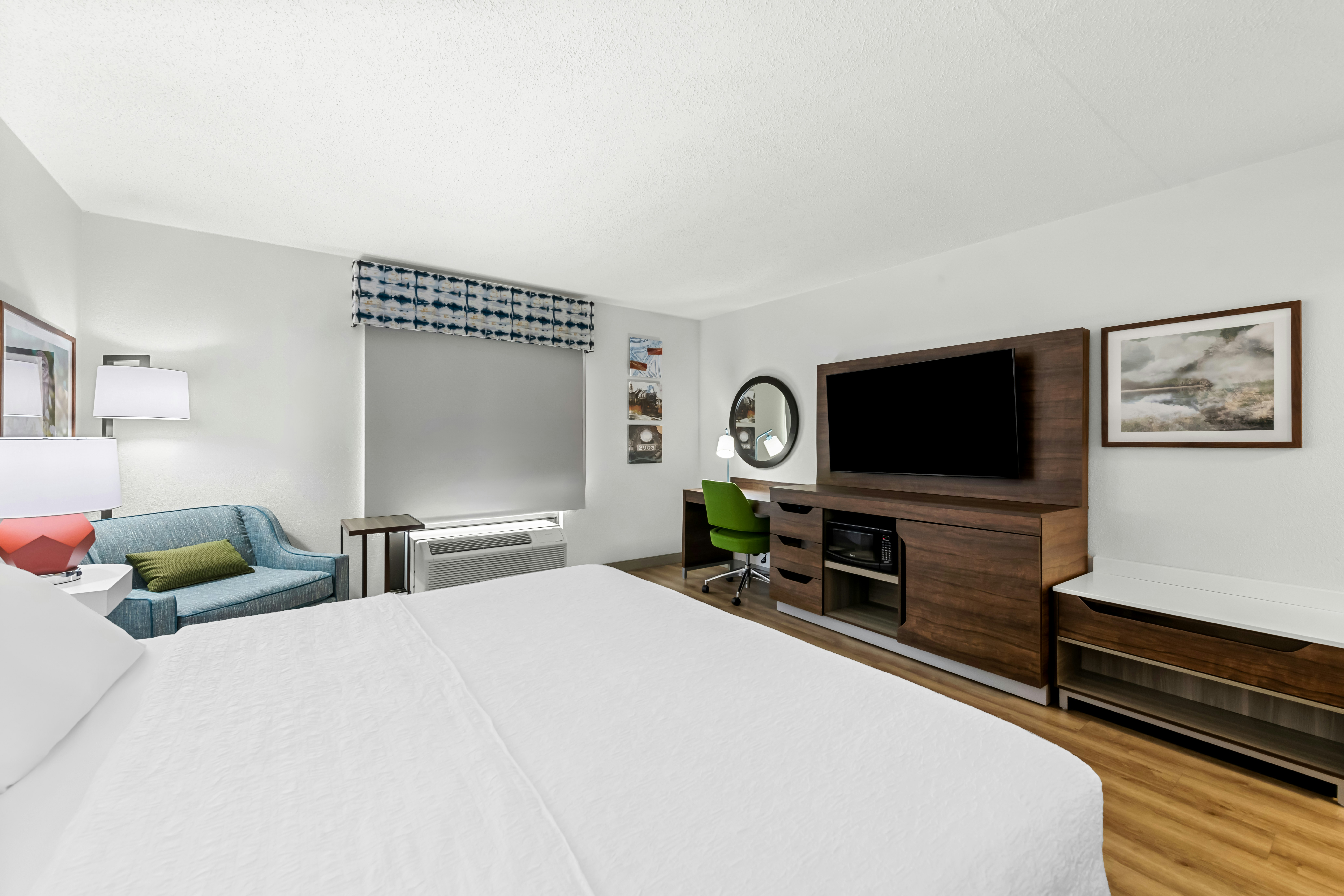 ROOM, KING BED
