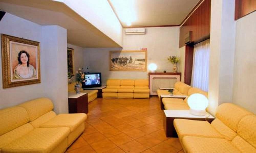 Piccolo Hotel 27/34