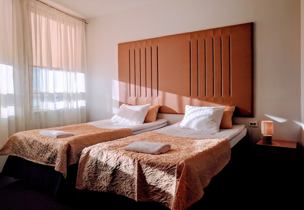 Center Hotel 19/62