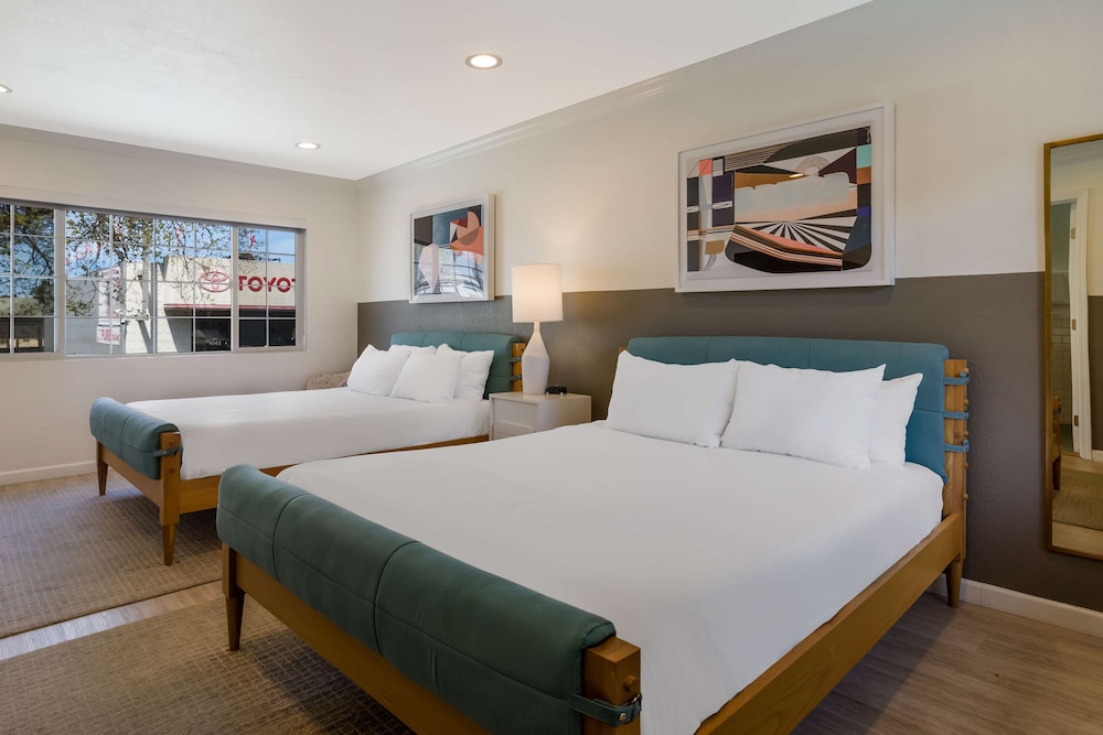 Signature Inn Berkeley Oakland 25/66