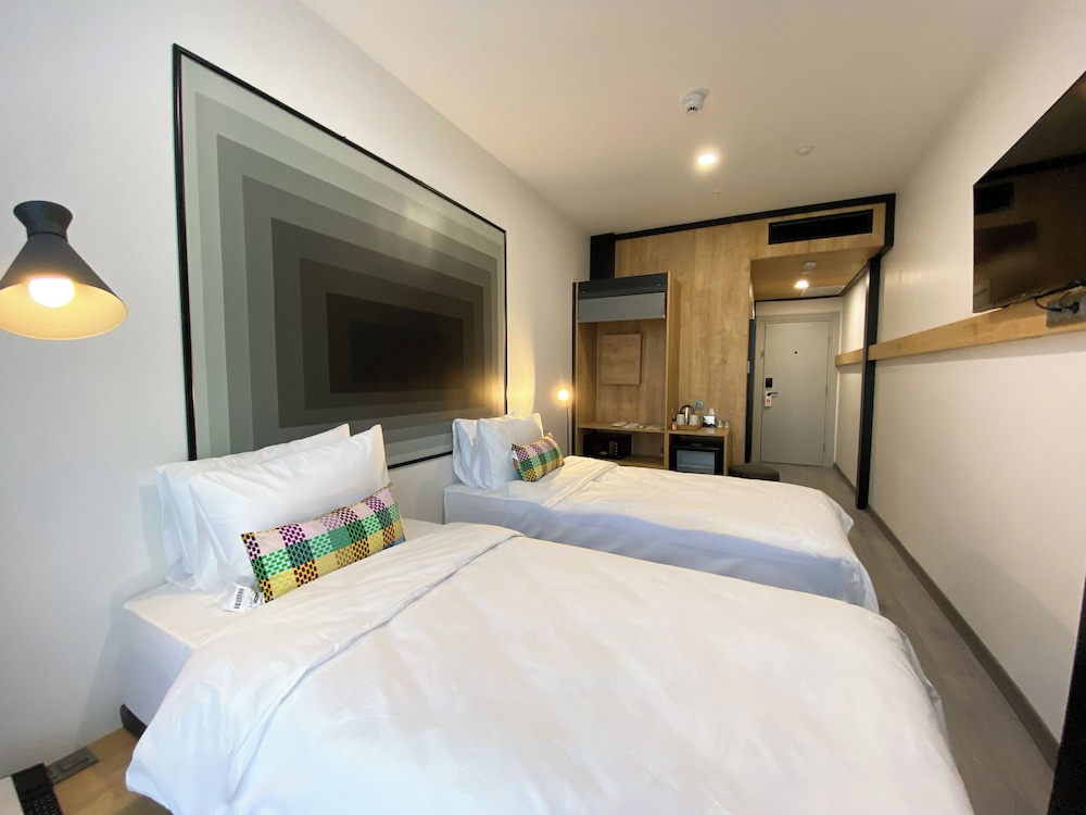 SUPERIOR, TWIN BEDS