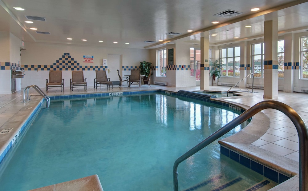 Hilton Garden Inn Detroit Metro Airport 1/45