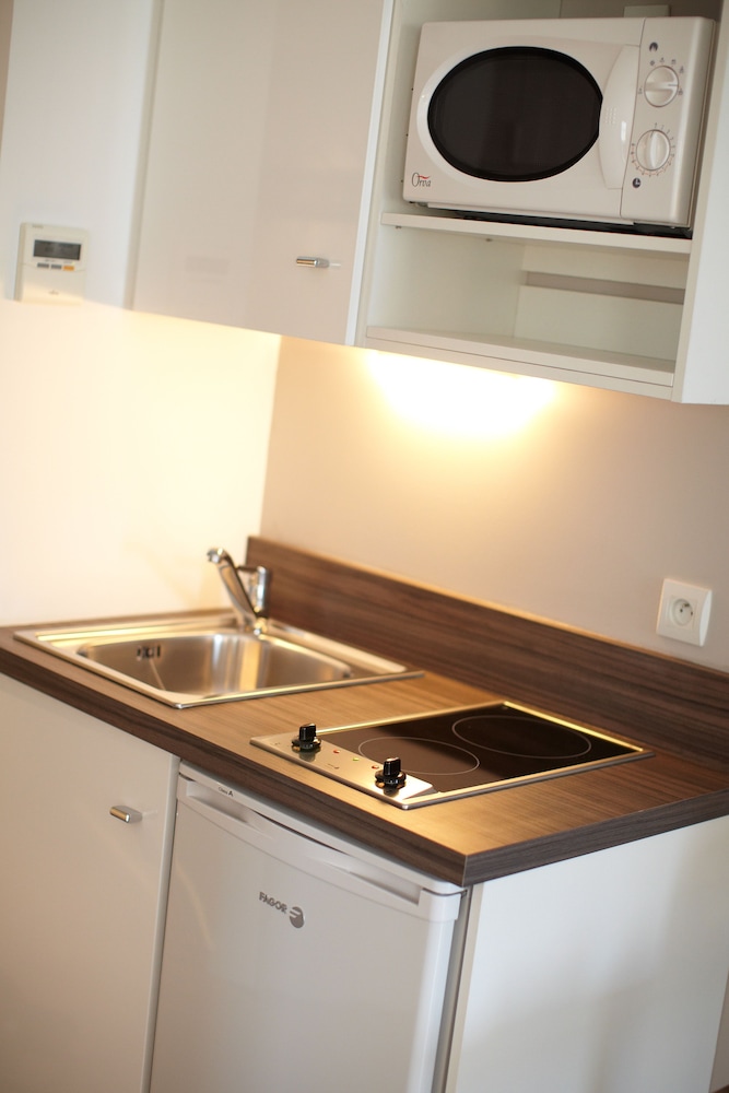 HEVEA APPART HOTEL 10/50