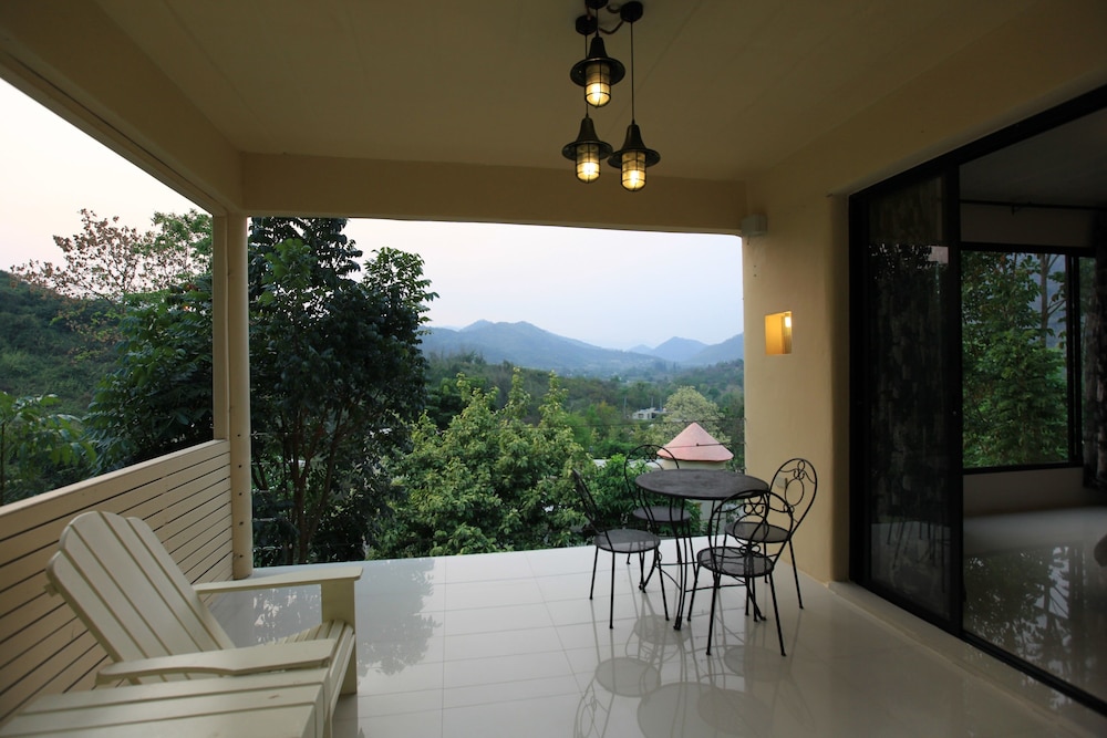 Hi - Scene Resort 9/69