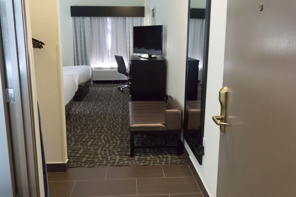 Best Western Mayport Inn & Suites 18/34