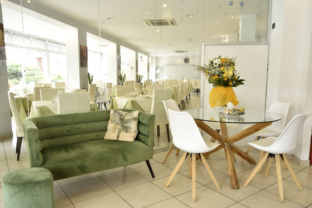 Hotel La Marina 33/63
