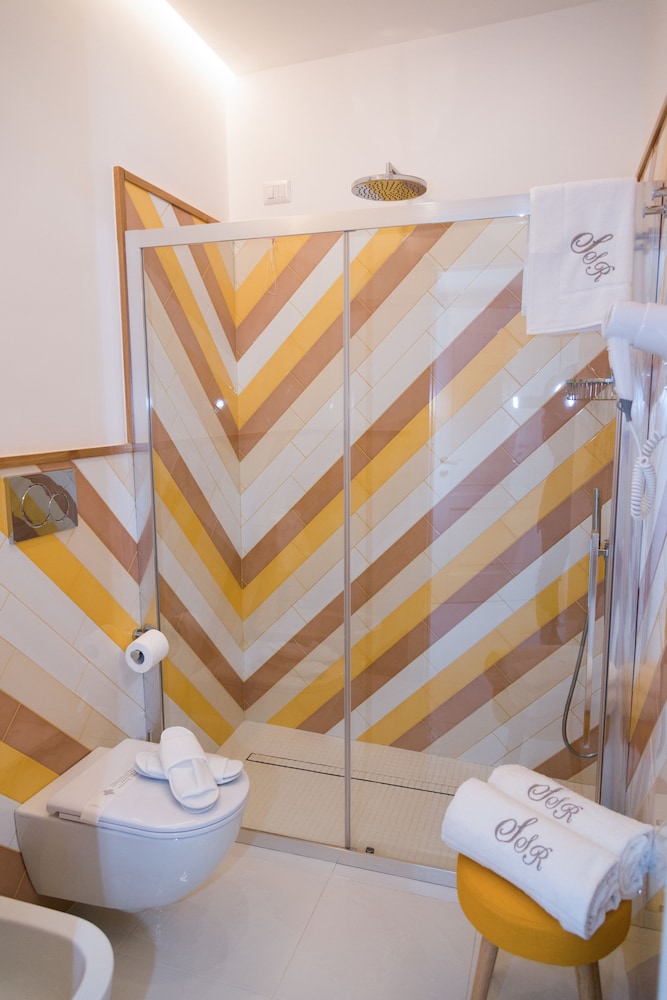 Sorrento Luxury Rooms 42/42