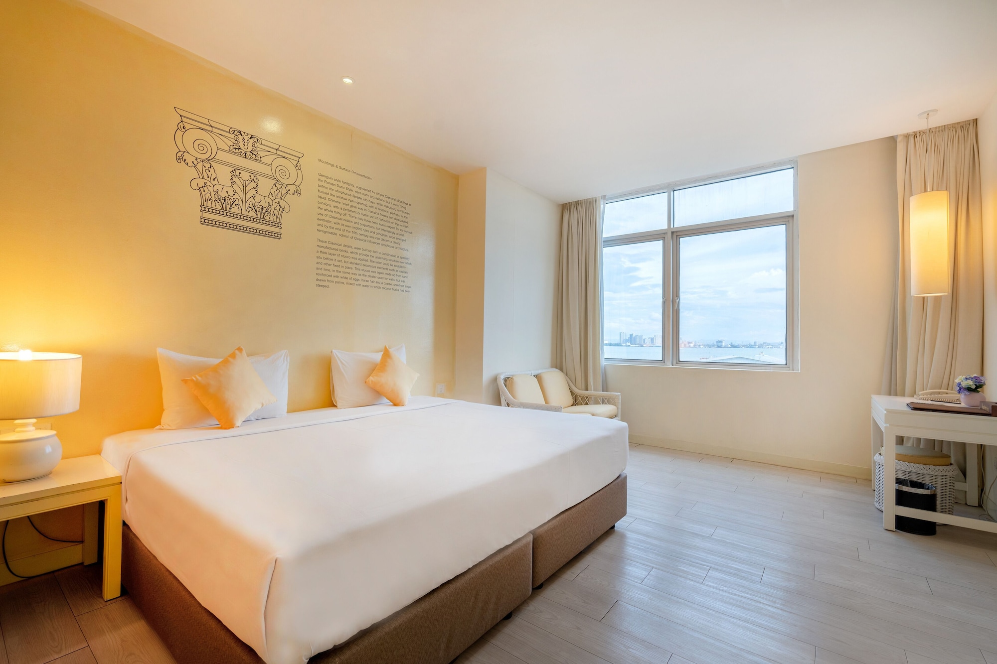 GRAND, HOLLYWOOD, KING BED