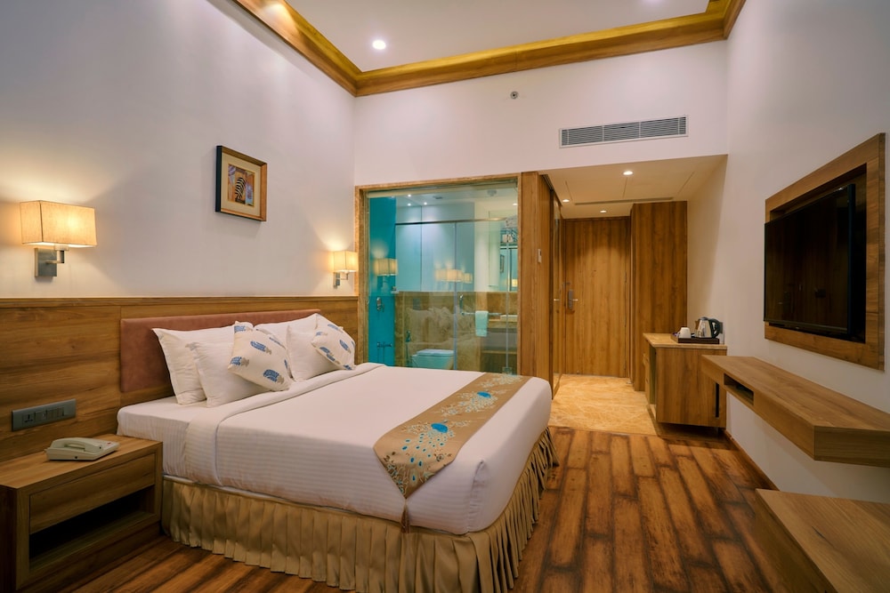 CLUB, KING BED