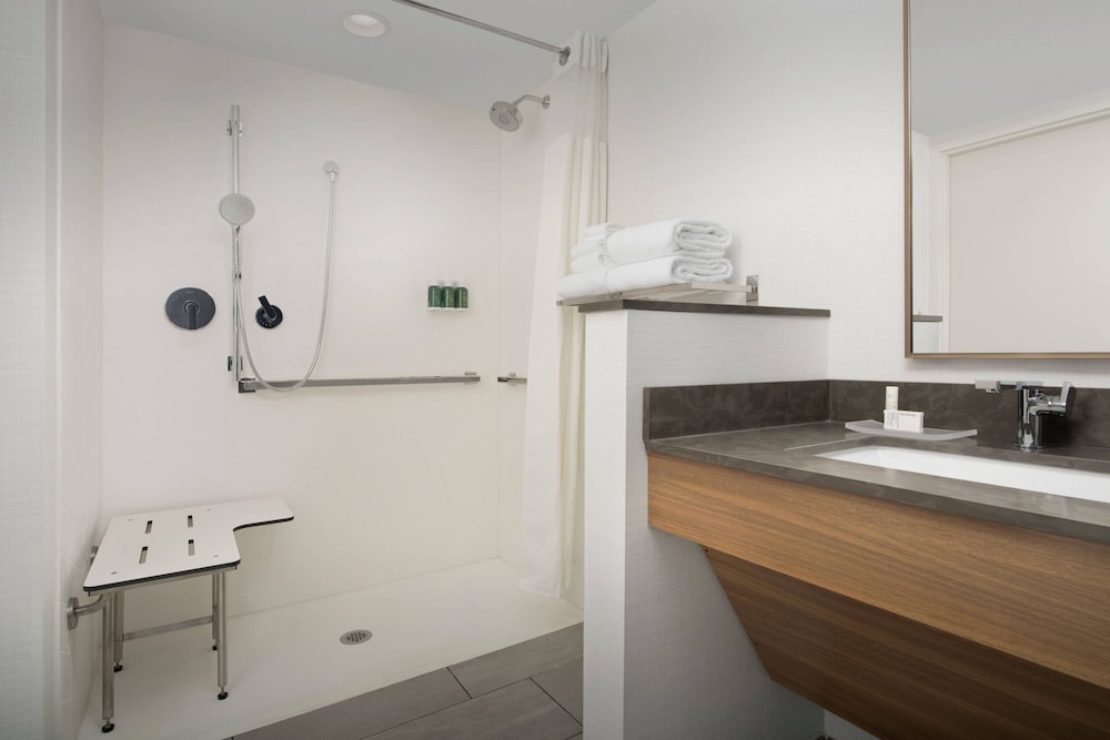 Fairfield Inn & Suites by Marriott Nashville Near Vanderbilt 12/34
