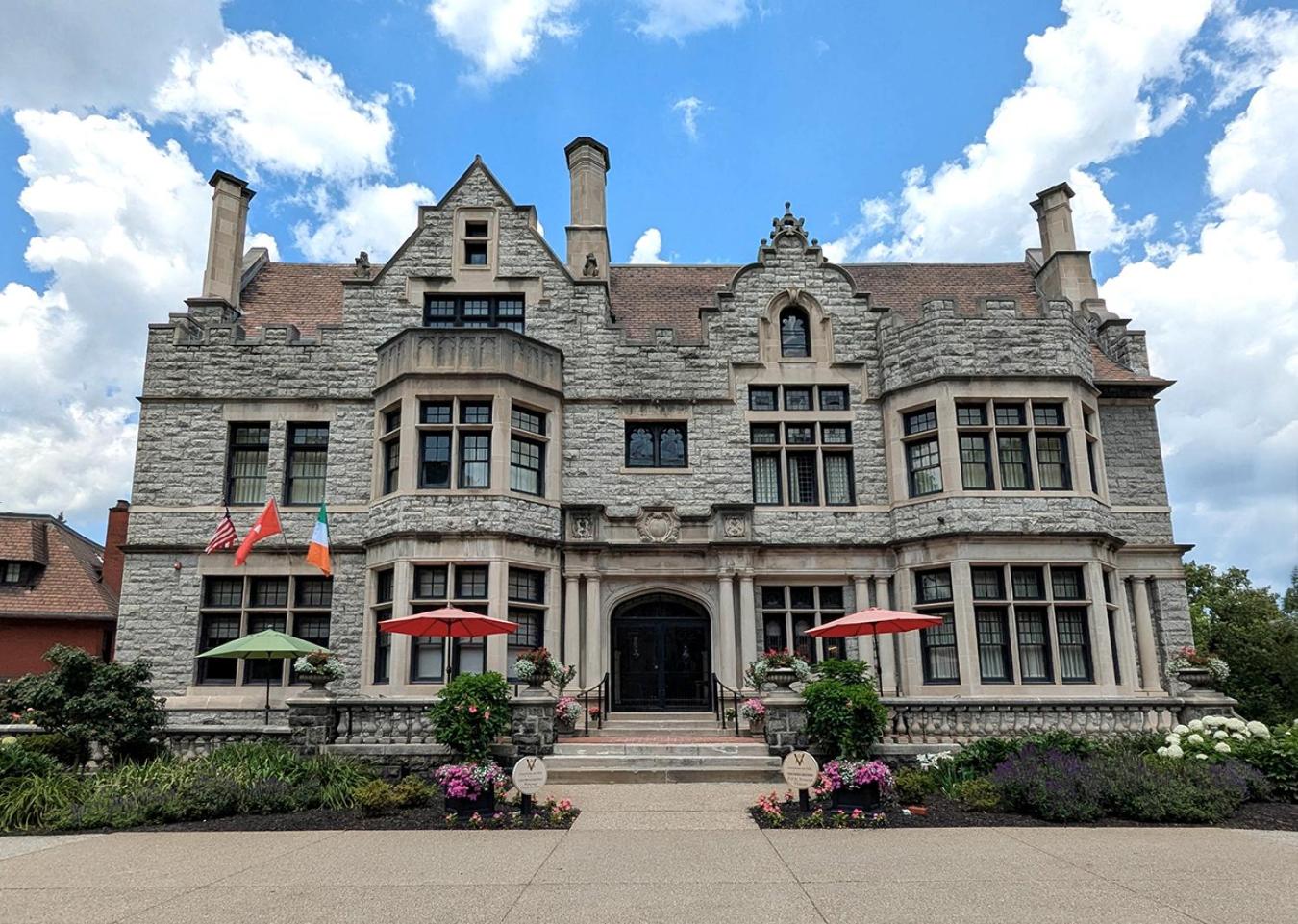 Mansions on Fifth 4/50