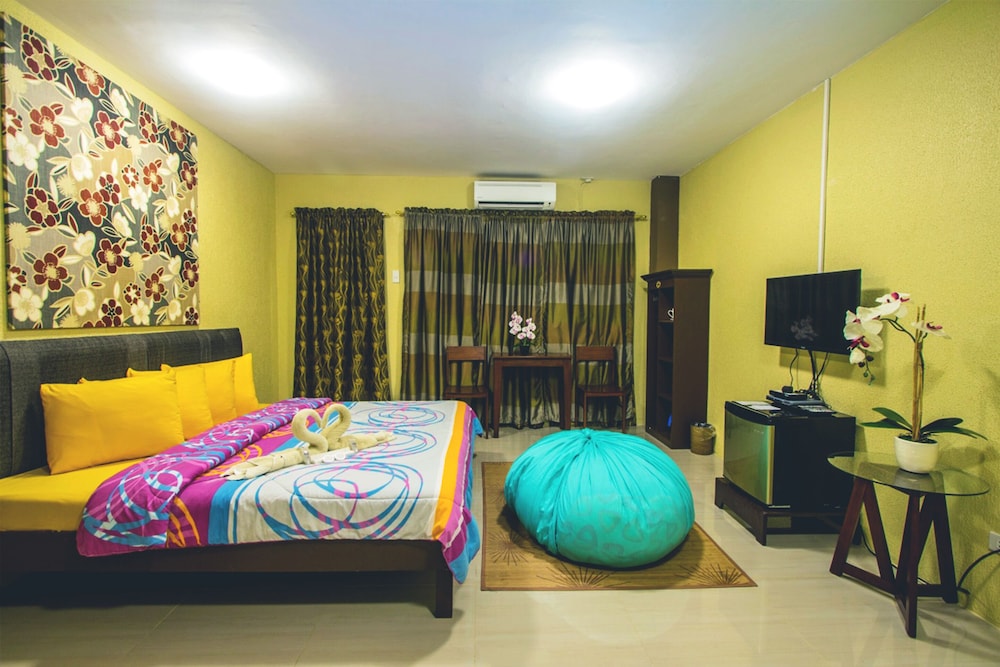 غرفة بسرير مزدوج بإطلالة على الجبل، Alta Bohol Garden Resort 6/8