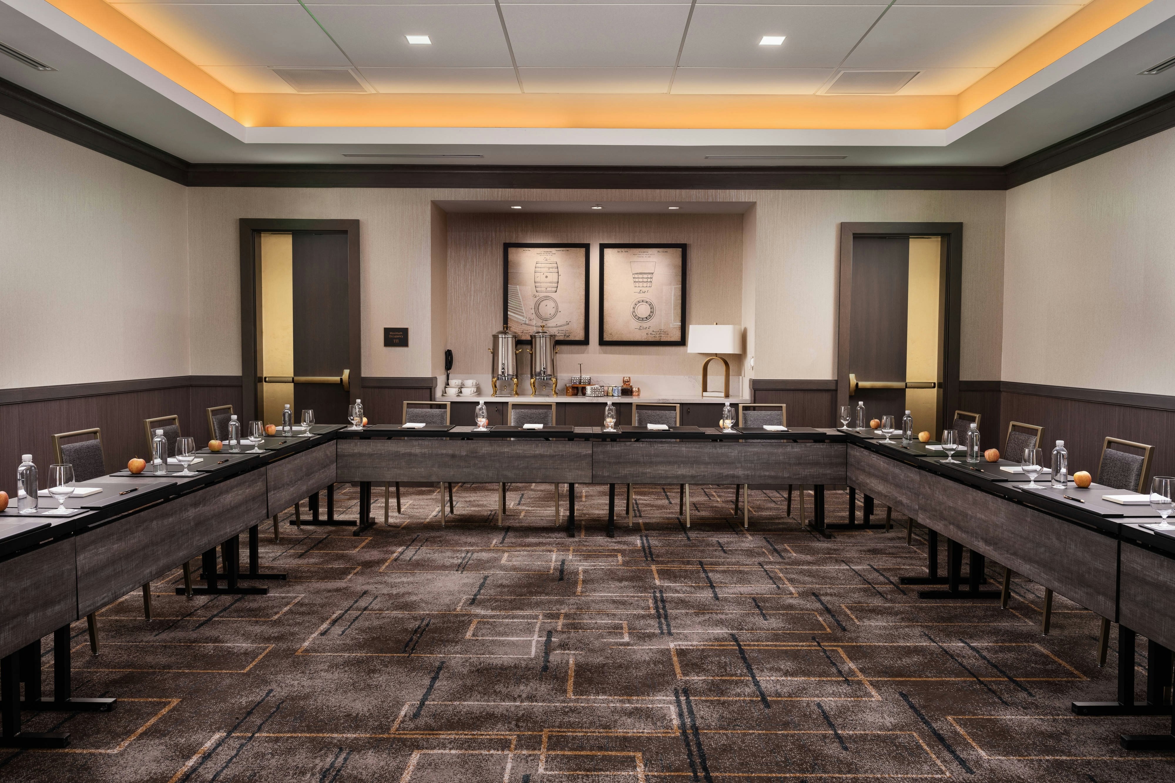 Hotel Distil Autograph Collection 80/82