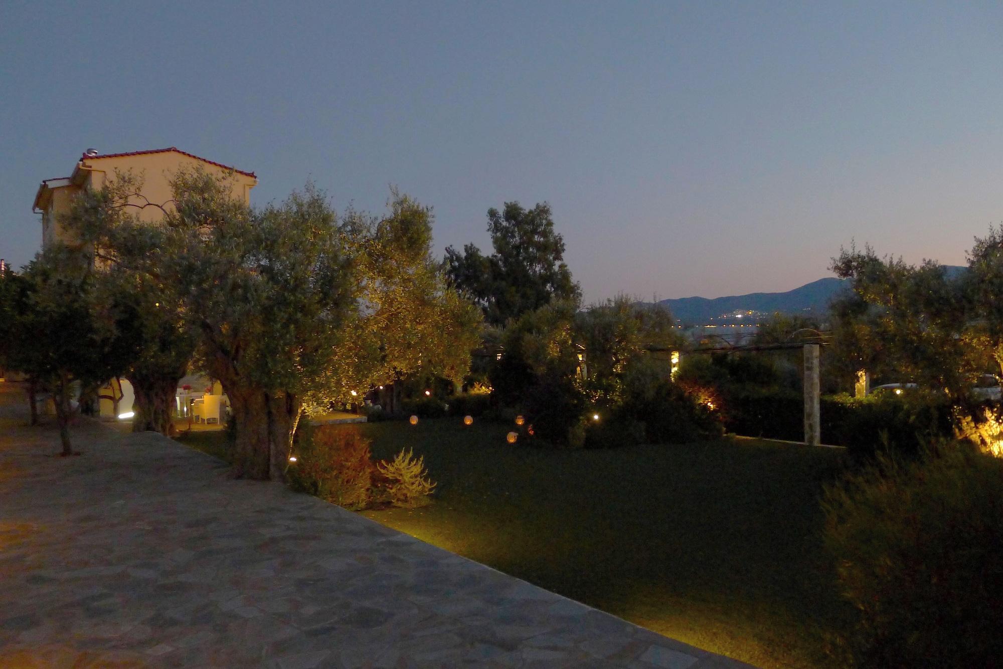 Ampoulos Rooms & Apartments 43/50