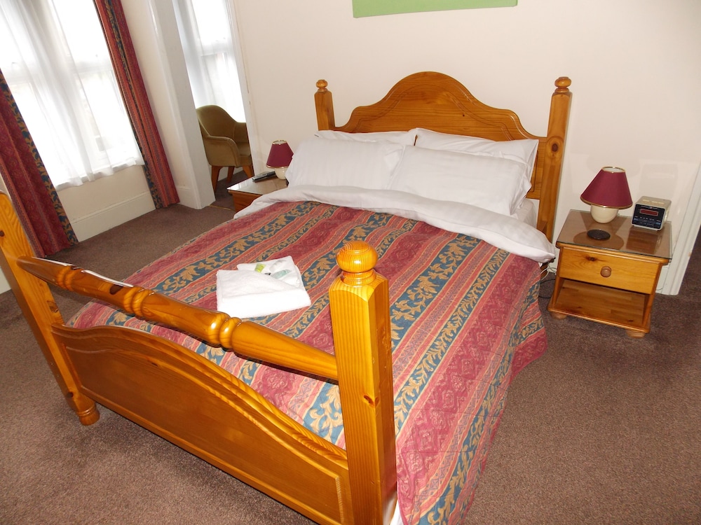 The Darnley Hotel 18/50