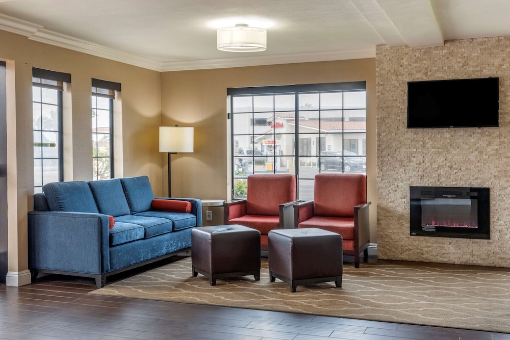 Comfort Inn & Suites Ventura Beach 13/17