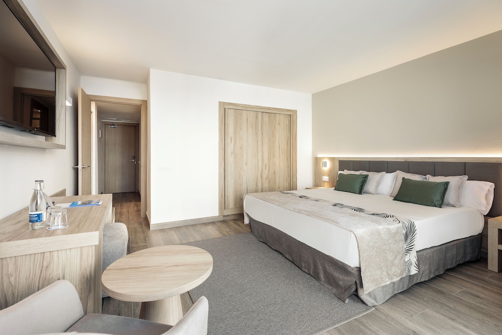 Best Triton Hotel 23/72