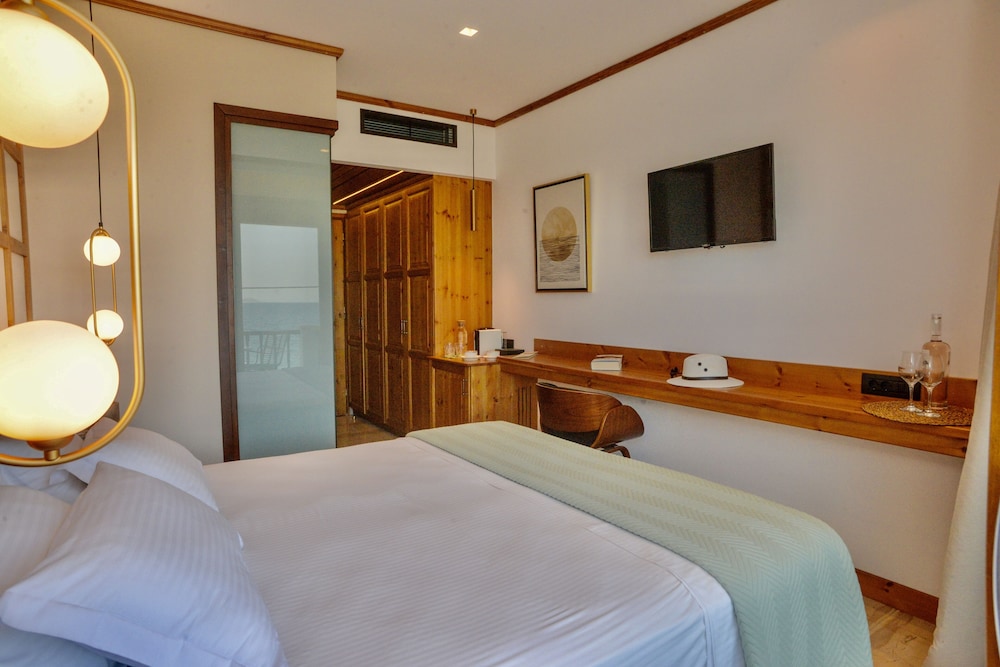Sunrise Hotel 23/62