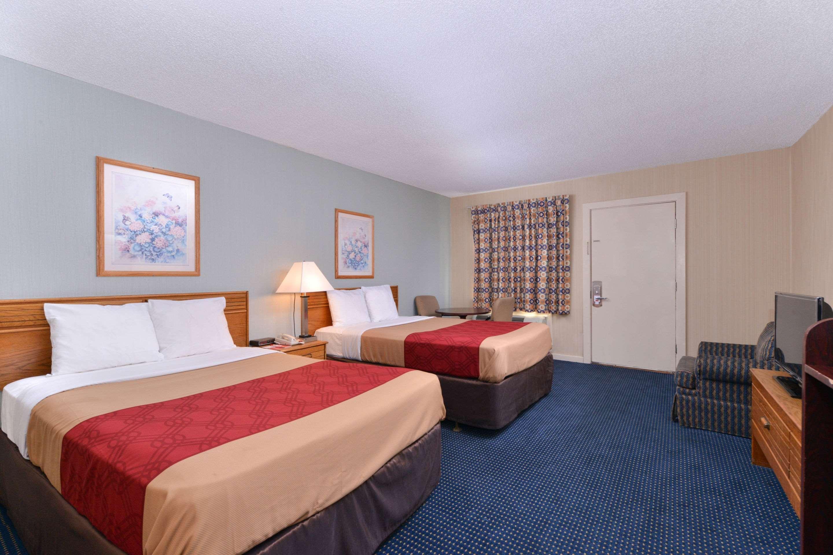 Economy Inn East Hartford CT 23/60