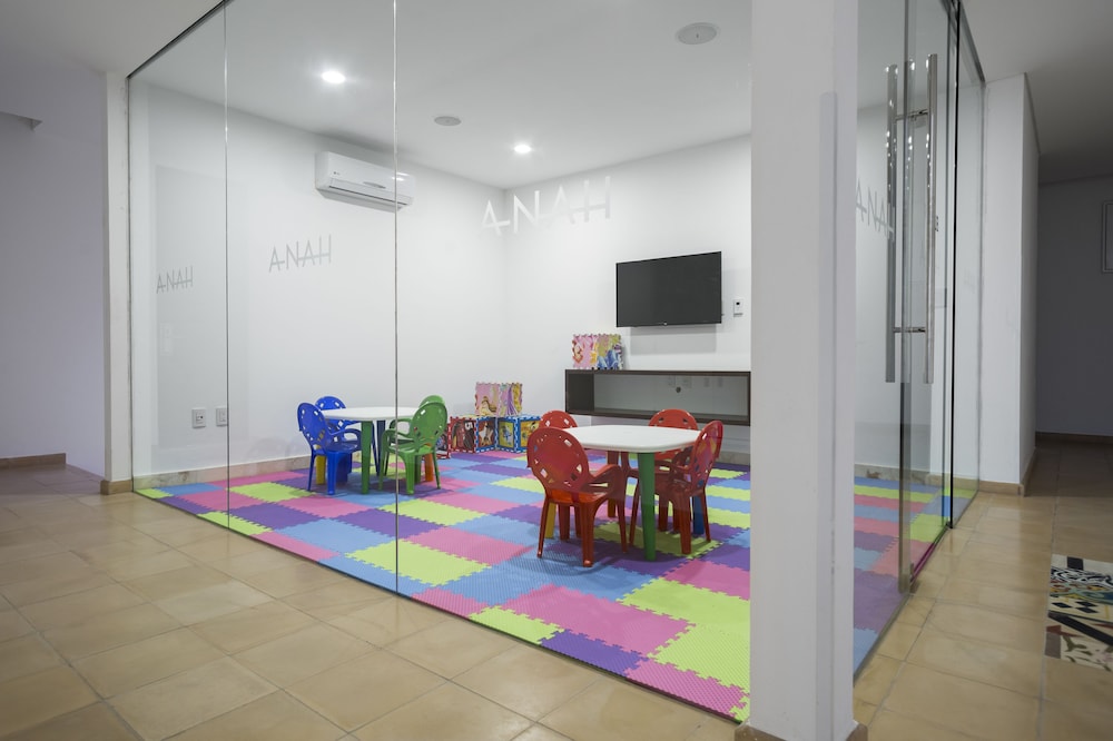 Anah Suites by Sunest 40/50