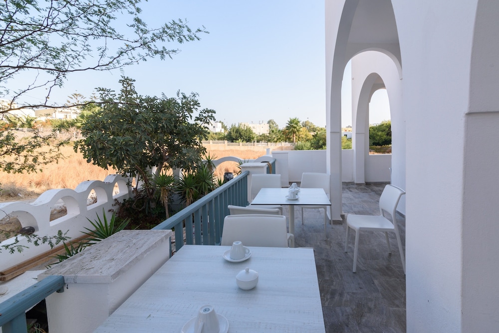 Iris Boutique Hotel 30/35