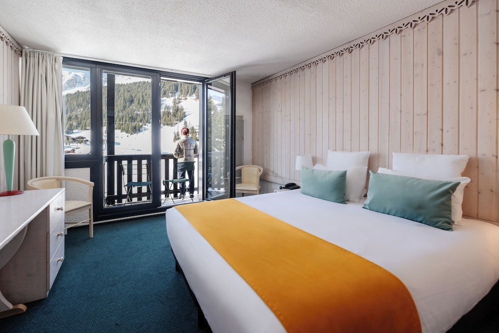 Lake Hotel Courchevel 1850 9/50
