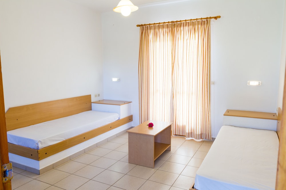 Ideal Hotel 7/41