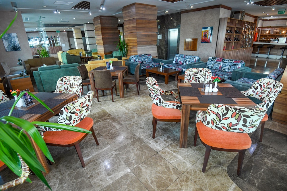 Avenue Hotel Baku 28/45