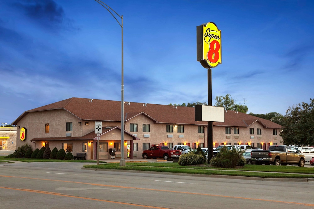 Super 8 By Wyndham Concordia 5/31