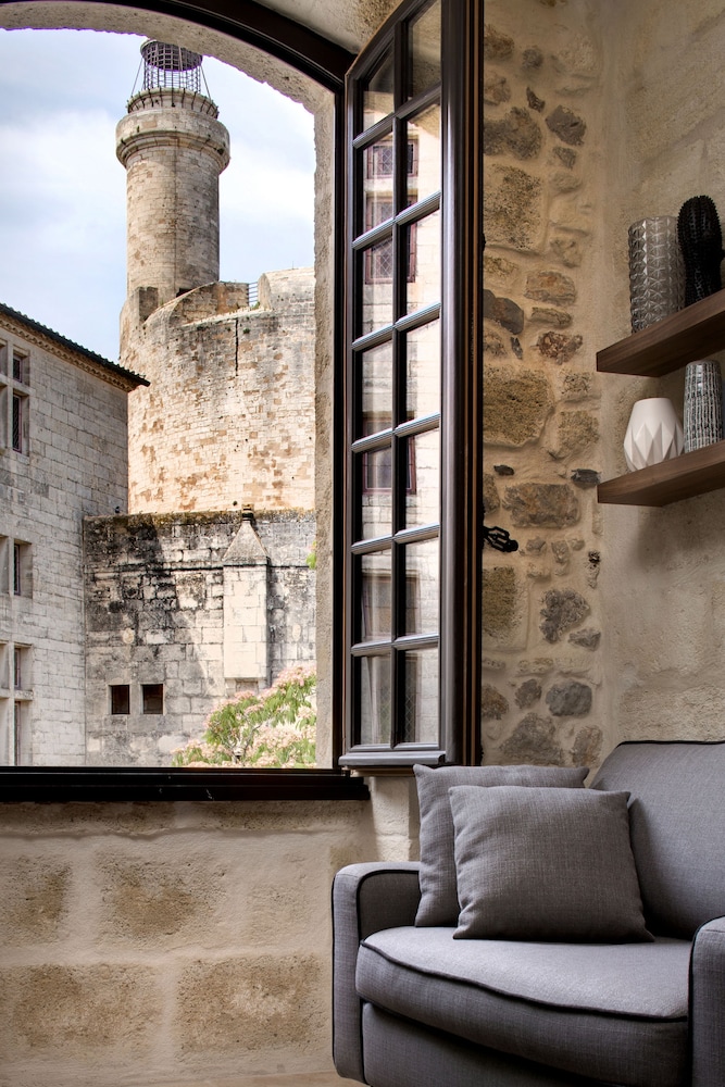 Boutique Hotel des Remparts 24/50