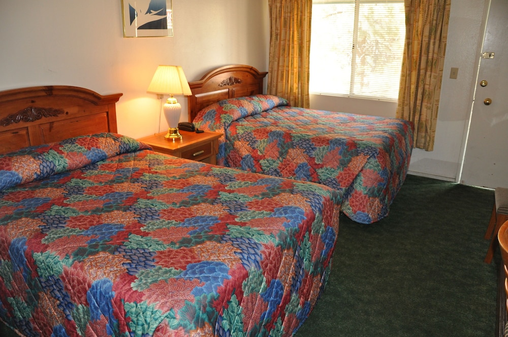 Cedar Inn & Suites 9/64