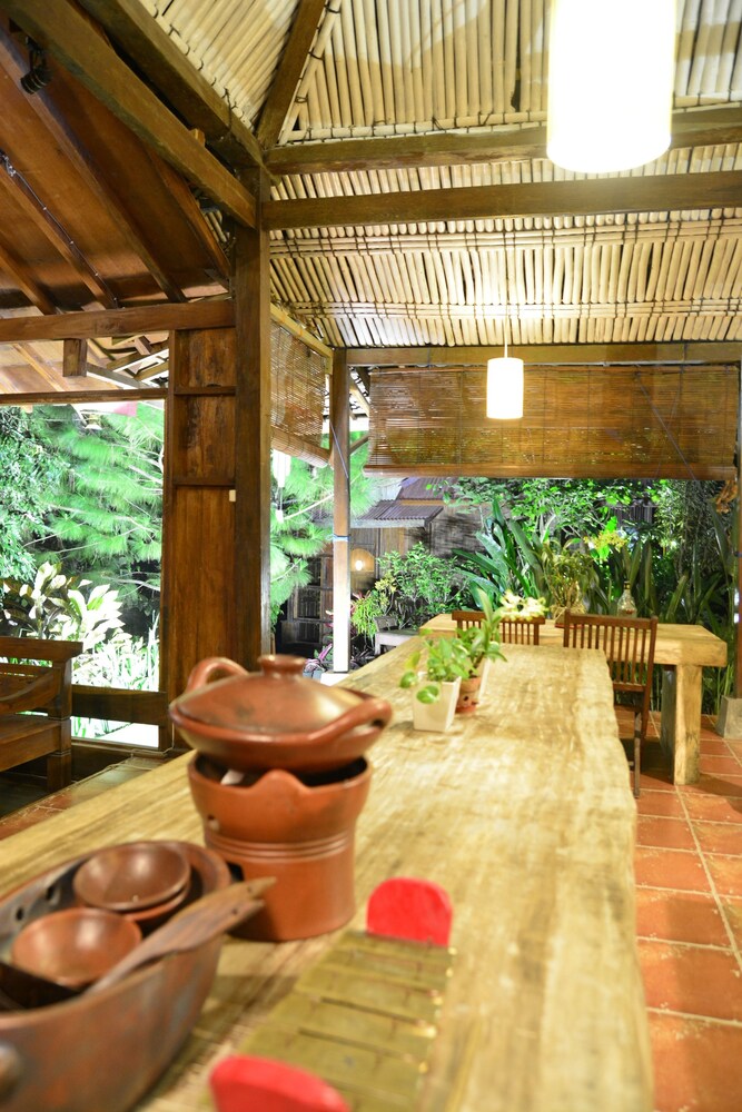 The Riverside Javanese Cottages 27/45