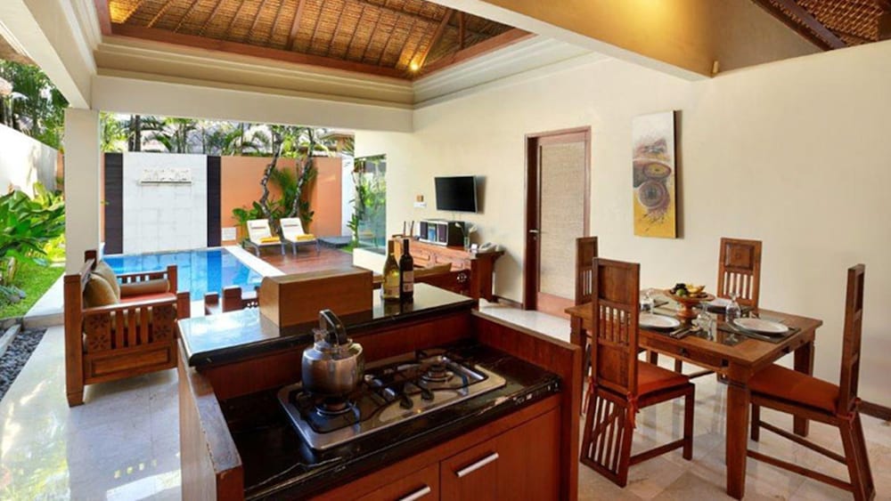 BHAVANA PRIVATE VILLAS 24/31