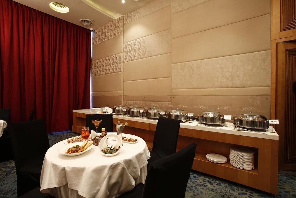 Aureole Hotel Mumbai 16/20