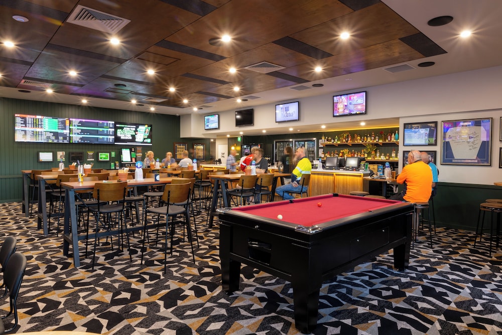 The Club Hotel 26/29