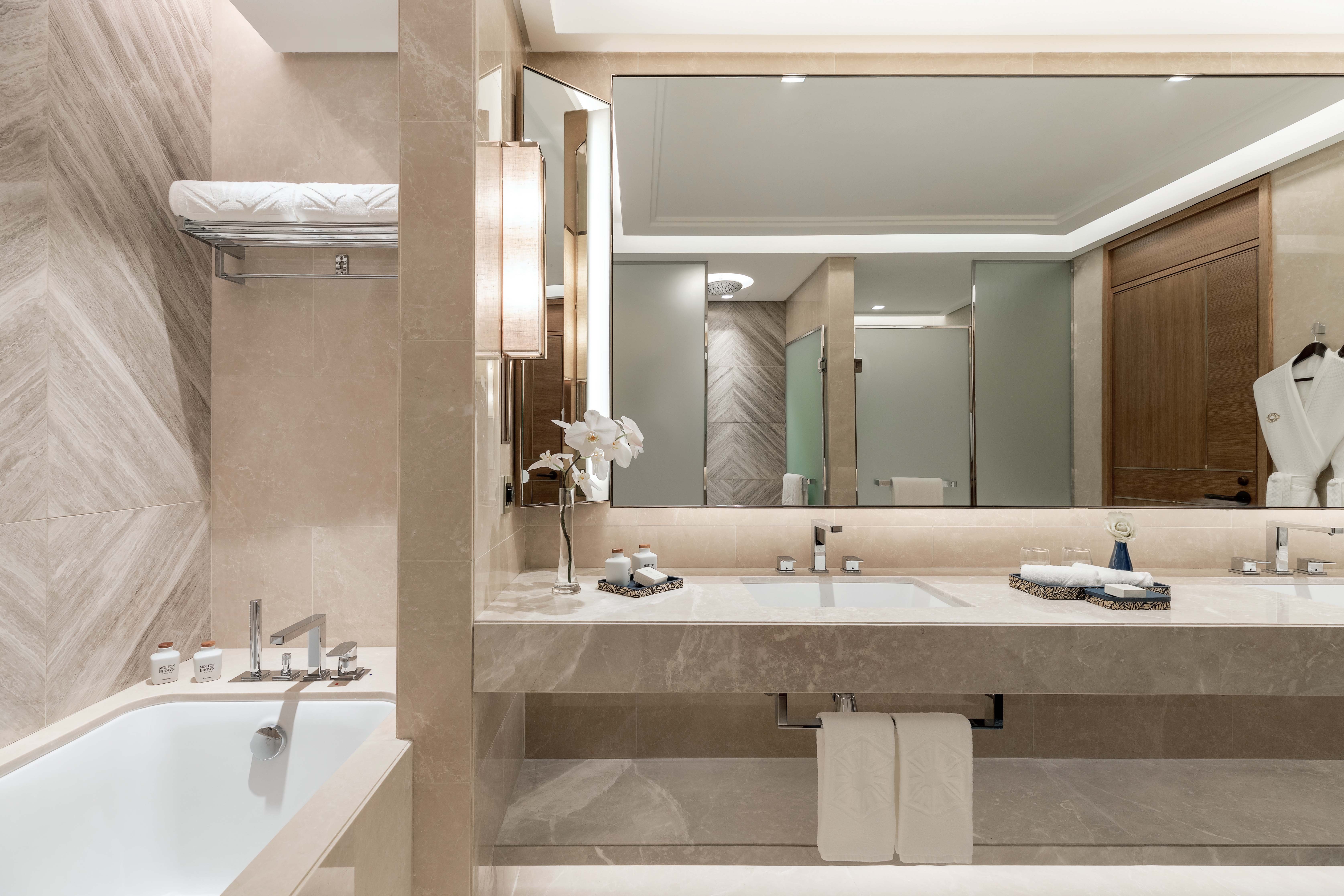 Taj Exotica Resort and Spa, The Palm, Dubai 110/110