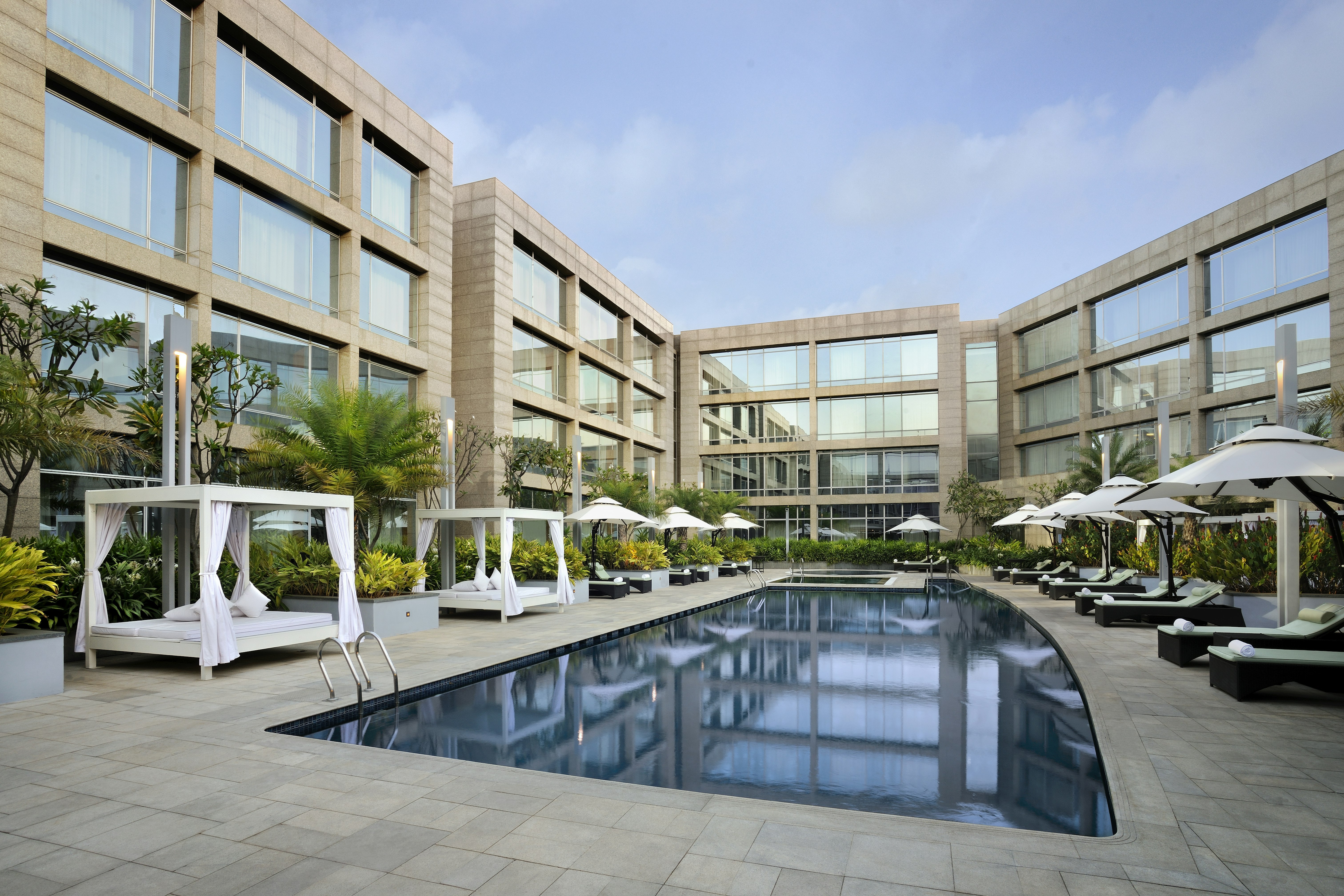 Hilton Bangalore Embassy GolfLinks 7/87