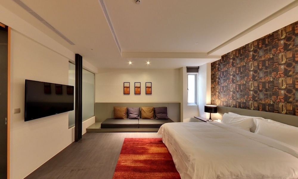 No.9 Hotel 15/76