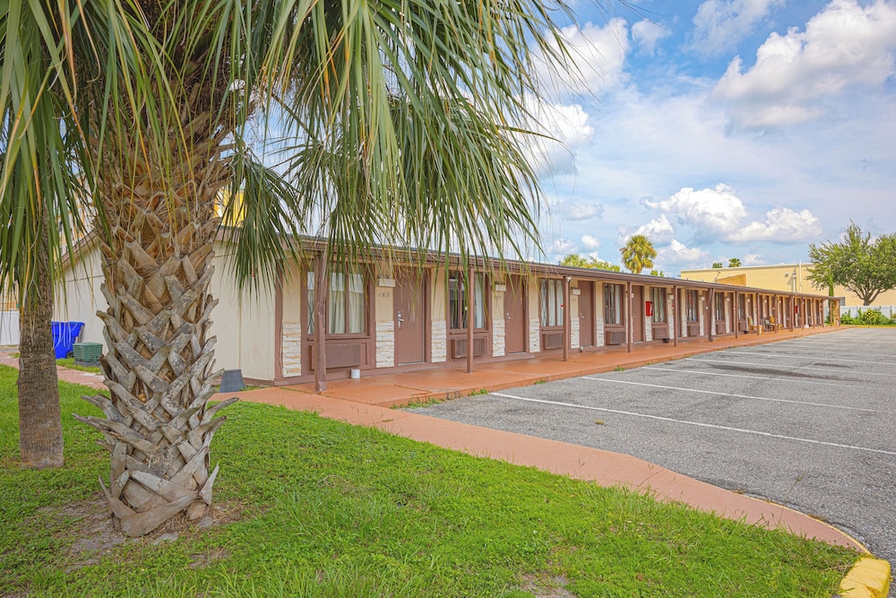 Liberty Garden Inn By Oyo Kissimmee Near Disney World 44/49