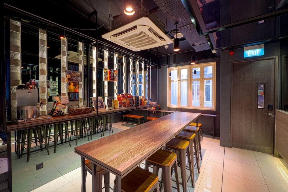 CUBE Family Boutique Capsule Hotel at Chinatown 51/66