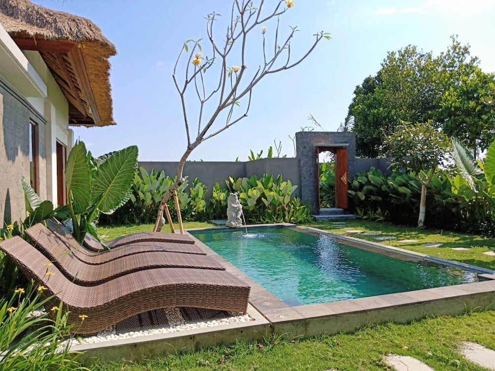 Three Gold Luxury Private Villas 42/50