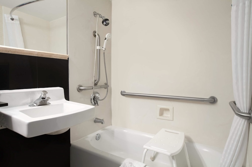 Days Inn by Wyndham Concord 10/25